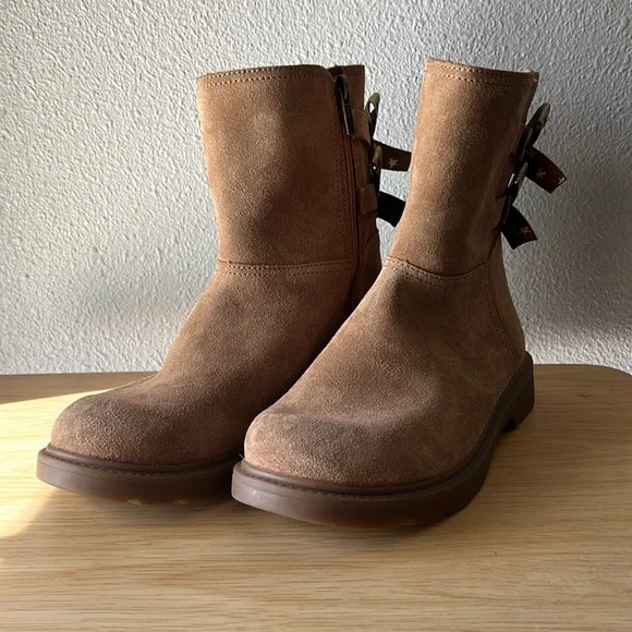 UGG Girls Tillee Boots size 3 - Picture 1 of 11